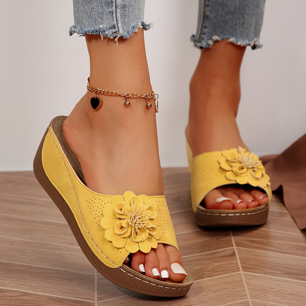 Andalucía | Mules Florales con Cuña Cómoda