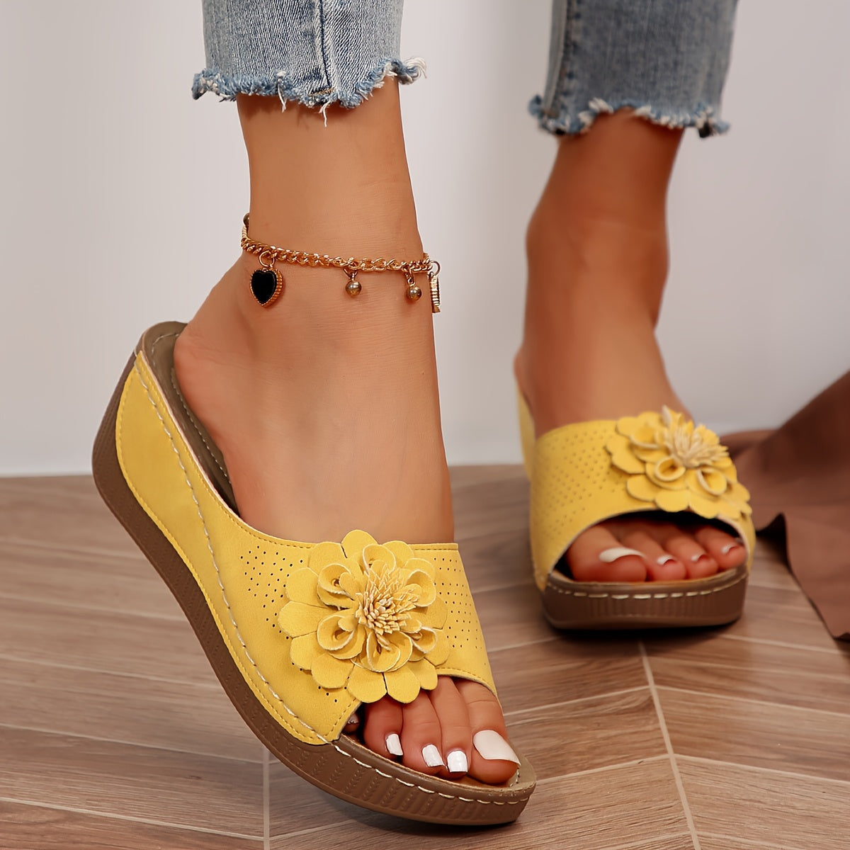 Andalucía | Mules Florales con Cuña Cómoda