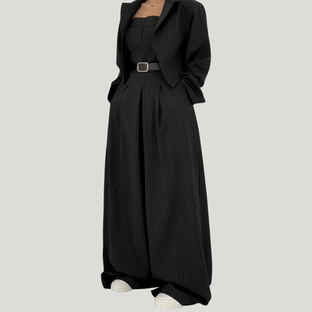Conjunto de tacto suave compuesto por un mono de pierna ancha y una chaqueta