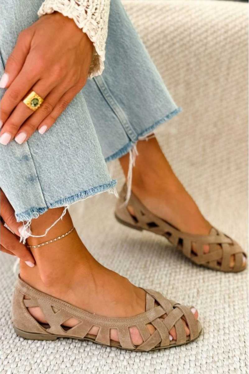 Madrid| Sandalias Planas Elegantes con Tiras Entrelazadas
