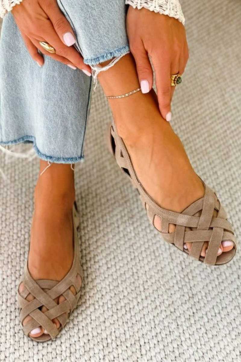Madrid| Sandalias Planas Elegantes con Tiras Entrelazadas