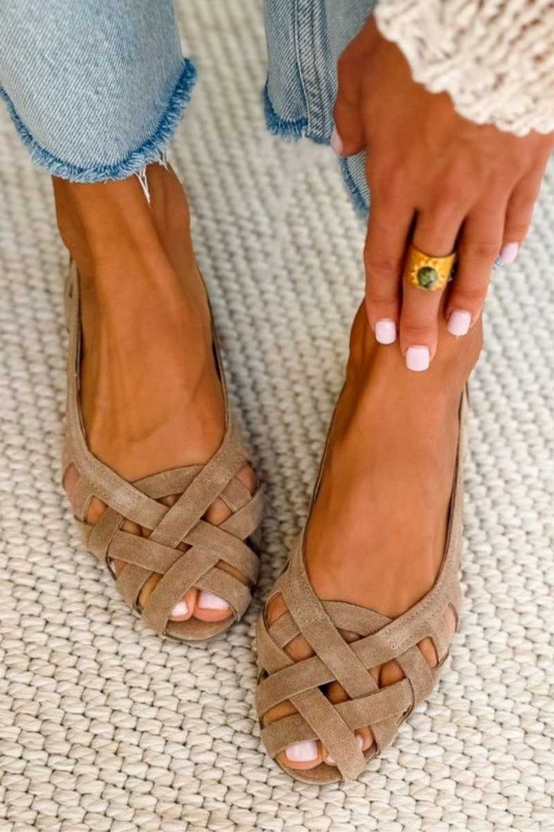 Madrid| Sandalias Planas Elegantes con Tiras Entrelazadas
