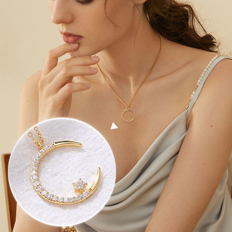 Collar con colgante de luna y estrella