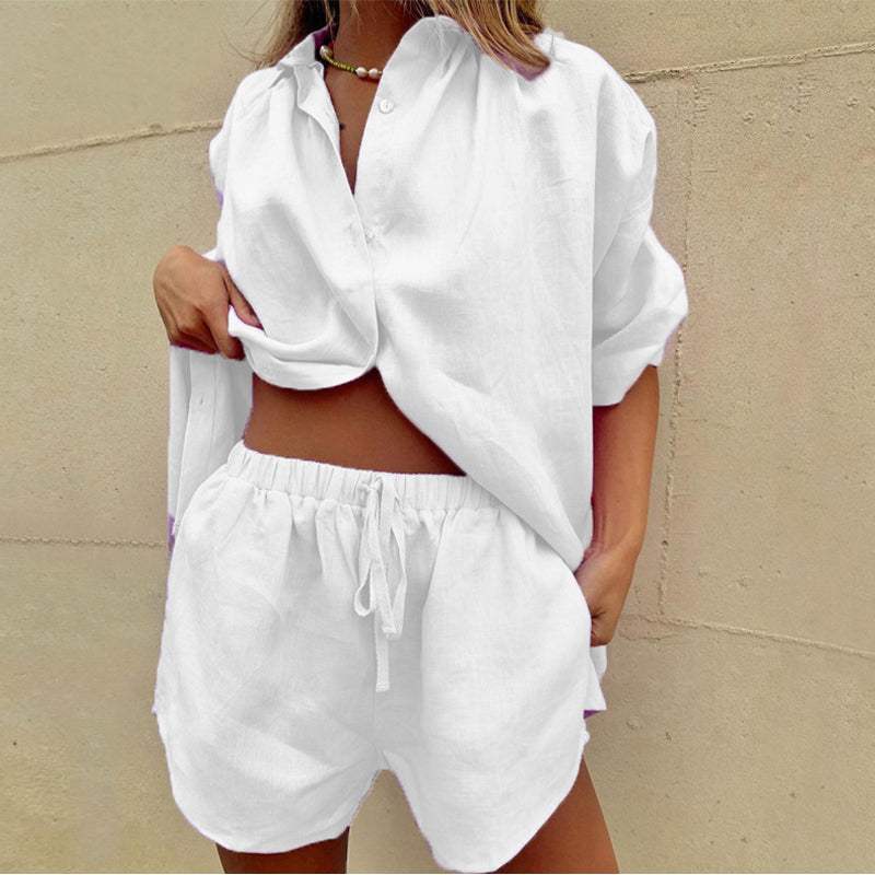 Elegante conjunto de blusa y pantalones cortos
