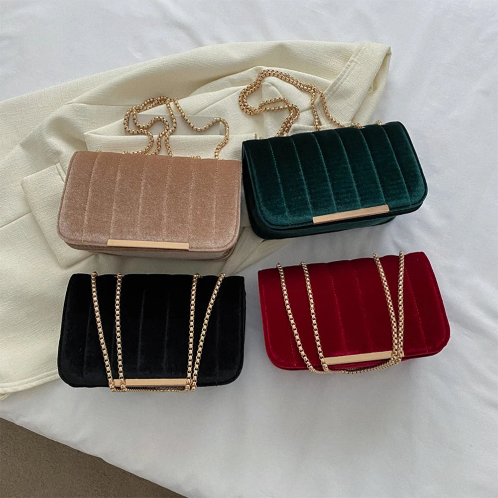 VELOURCHAINE | CLUTCH DE TERCIOPELO CON CADENA