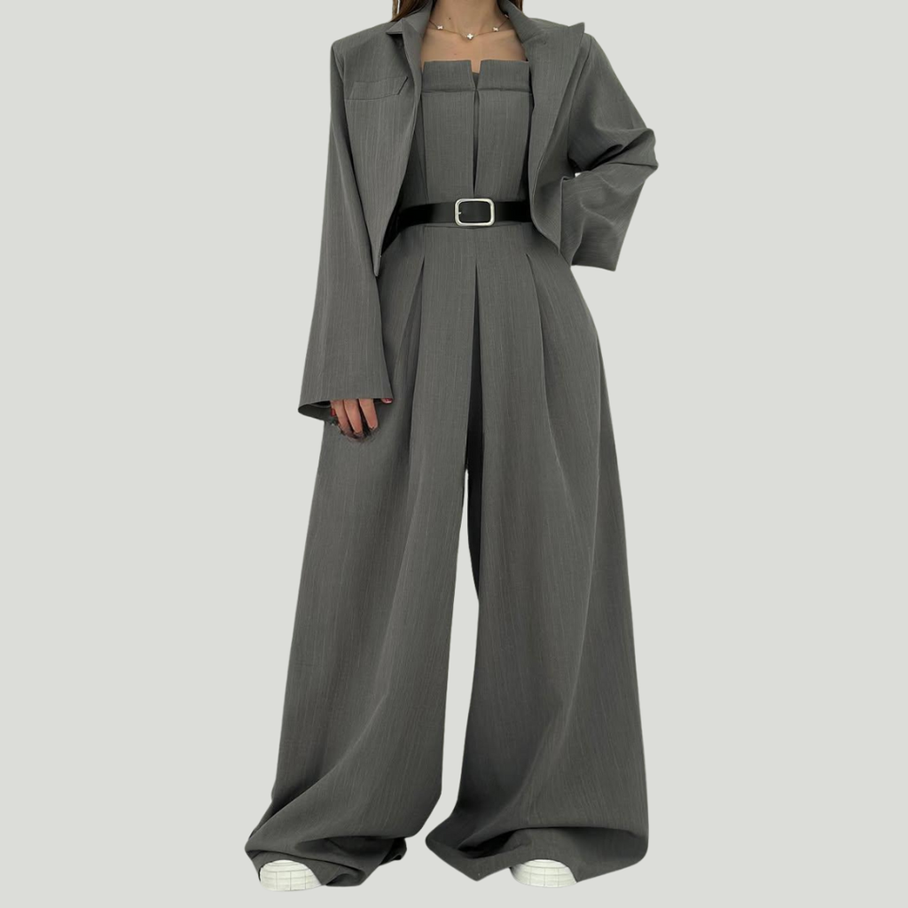 Conjunto de tacto suave compuesto por un mono de pierna ancha y una chaqueta
