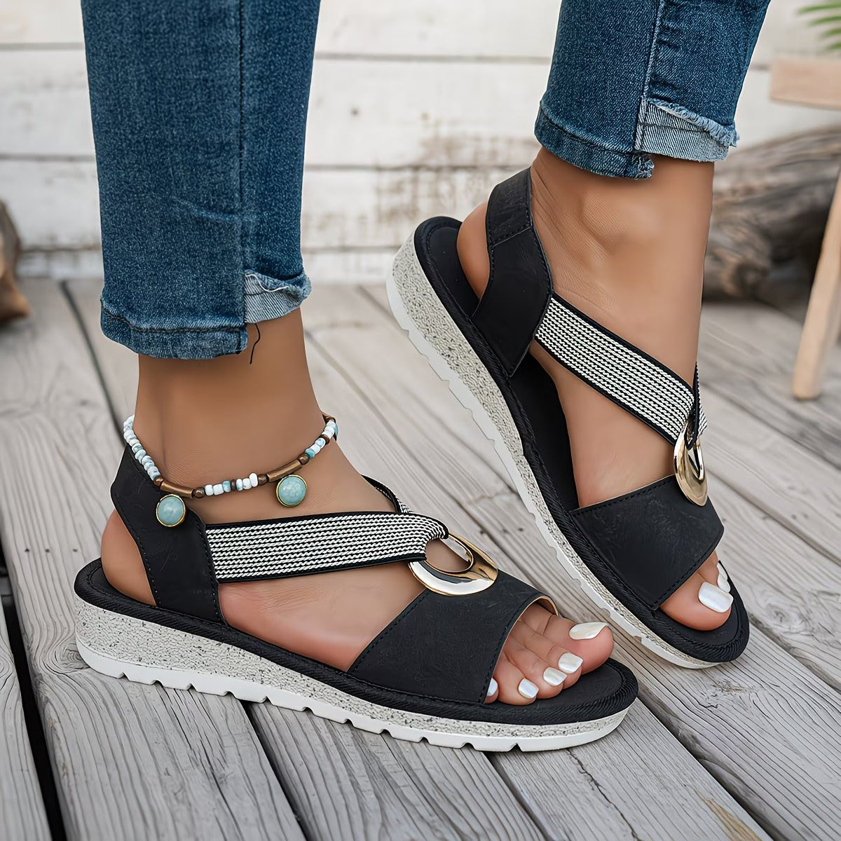 Sandalias con correas entrelazadas