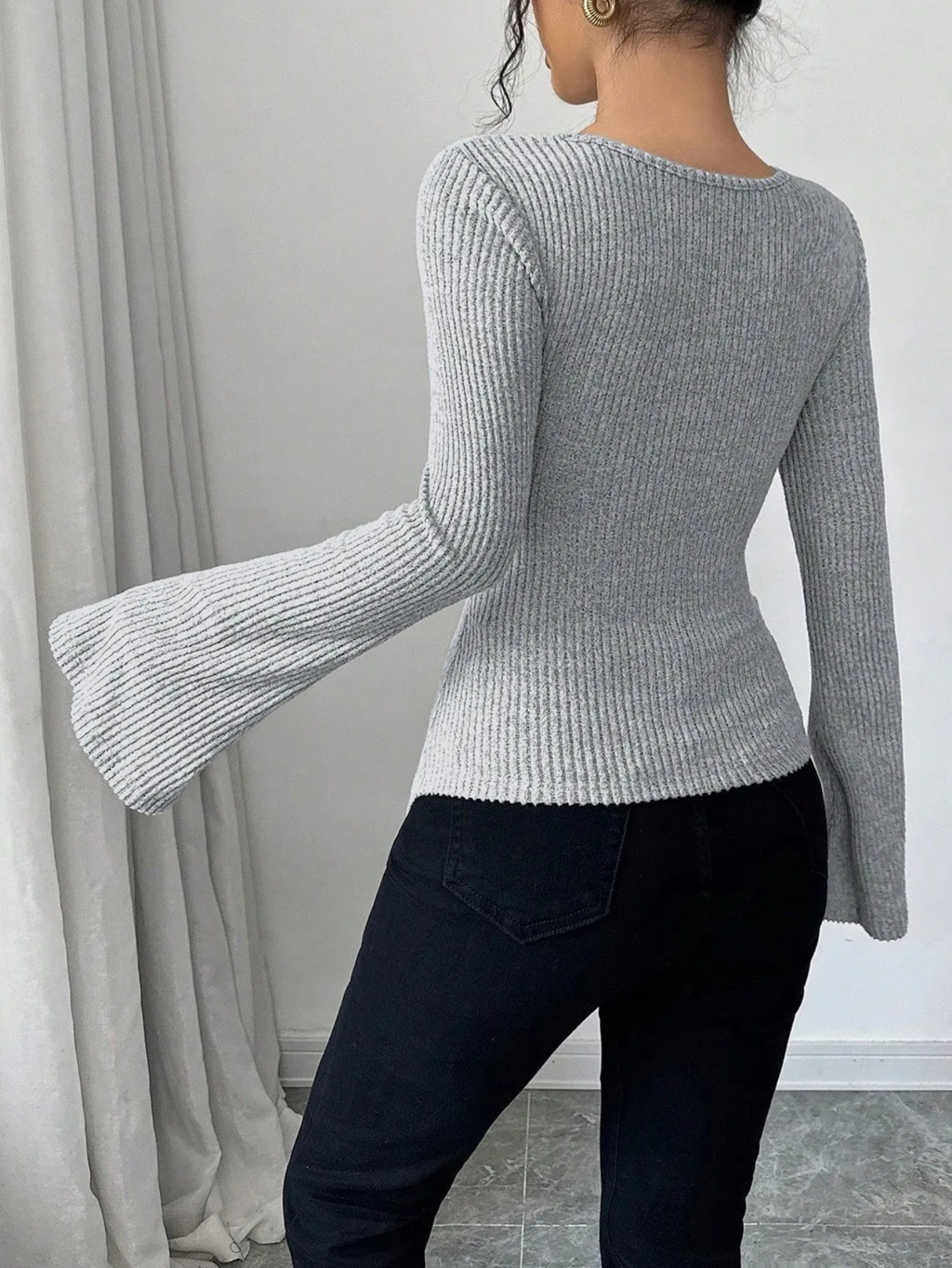 CLOCHETTE | TOP CON MANGAS ACAMPANADAS