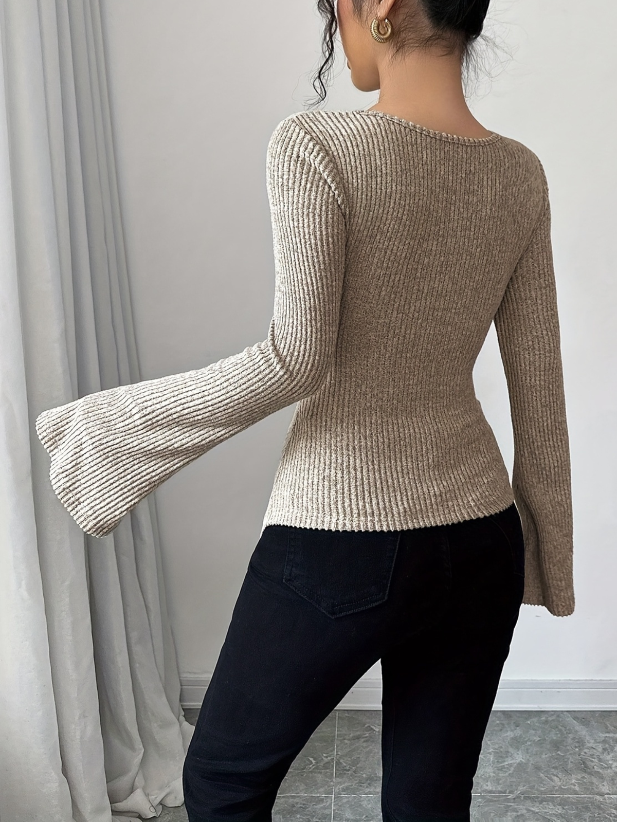 CLOCHETTE | TOP CON MANGAS ACAMPANADAS