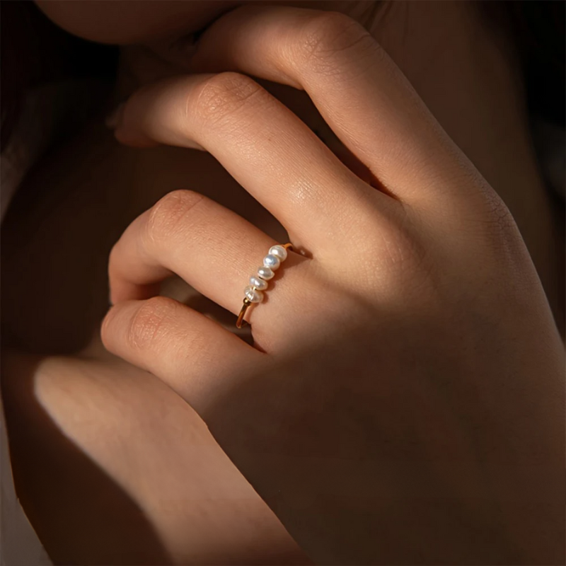 MARGUERITELLE | COLLAR Y ANILLO DE PERLAS