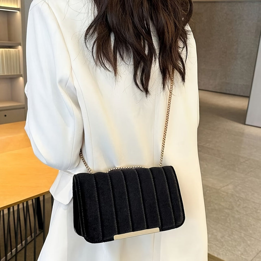 VELOURCHAINE | CLUTCH DE TERCIOPELO CON CADENA