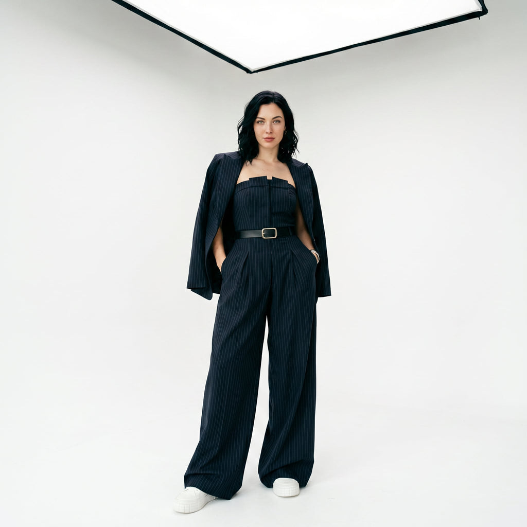 Conjunto de tacto suave compuesto por un mono de pierna ancha y una chaqueta
