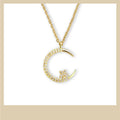 Collar con colgante de luna y estrella