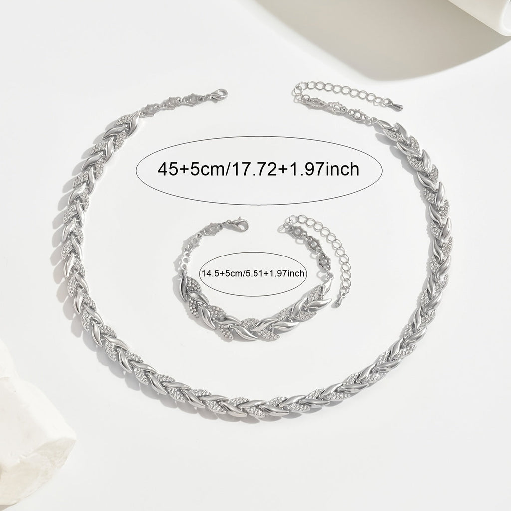 Elegante conjunto de collar con hojas entrelazadas
