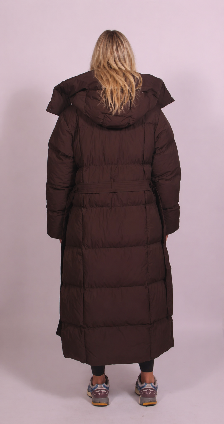 Chaqueta puffer larga con cinturón