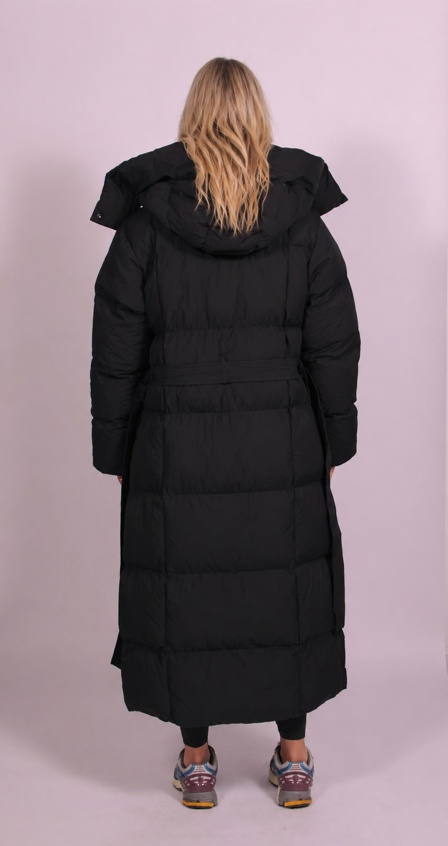 Chaqueta puffer larga con cinturón