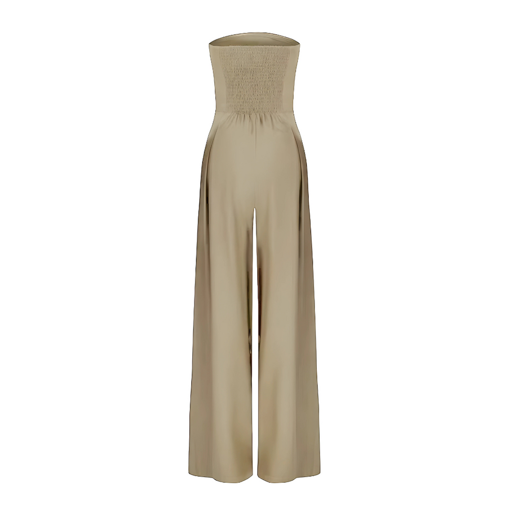 Mono strapless sofisticado con corte fluido
