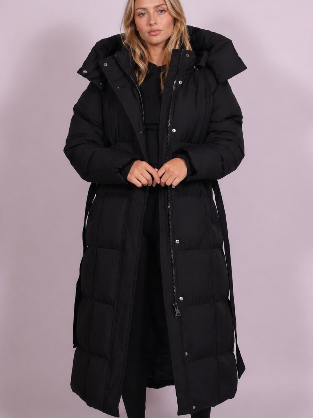 Chaqueta puffer larga con cinturón