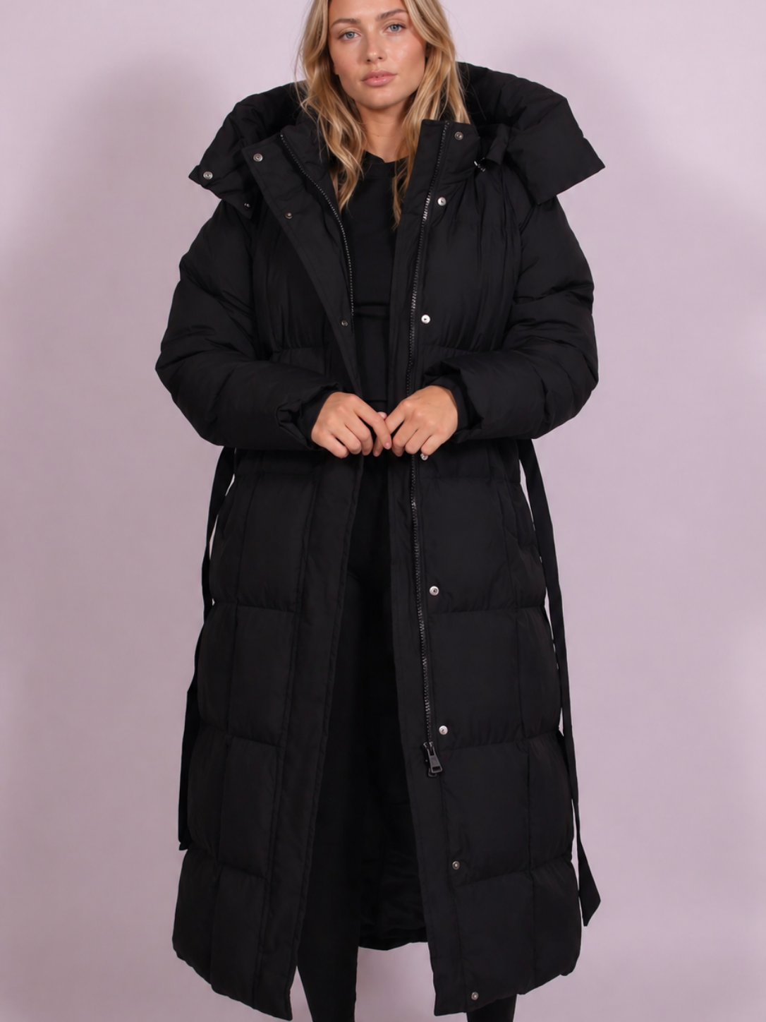 Chaqueta puffer larga con cinturón