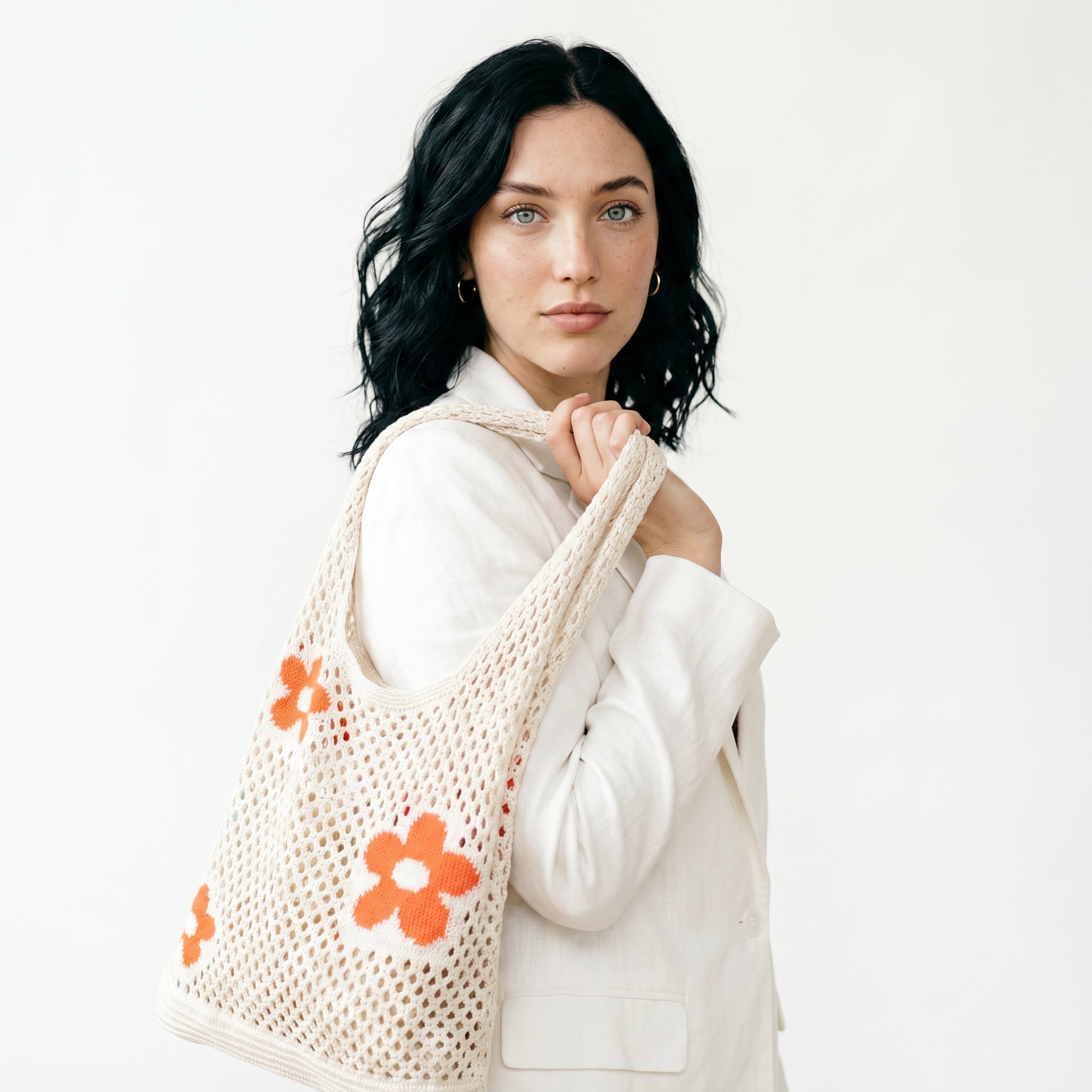 Bolso de Hombro Durazno con Flores en Contraste y Calado