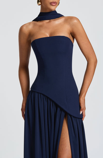 Vestido de noche elegante sin tirantes