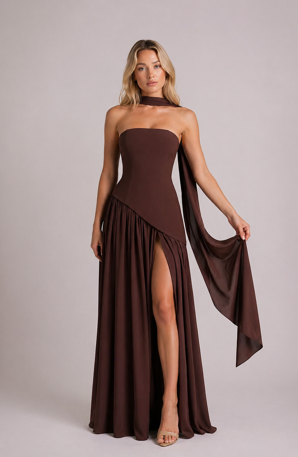 Vestido de noche elegante sin tirantes