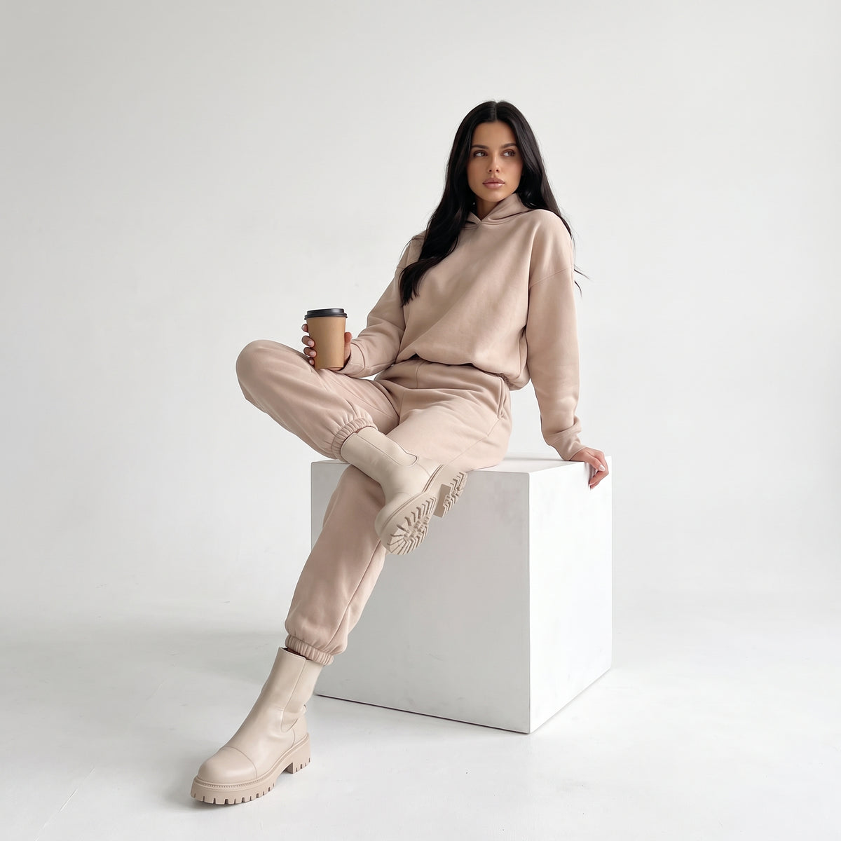 ESSENTIELLE | CONJUNTO DE SUDADERA CON CAPUCHA Y JOGGER