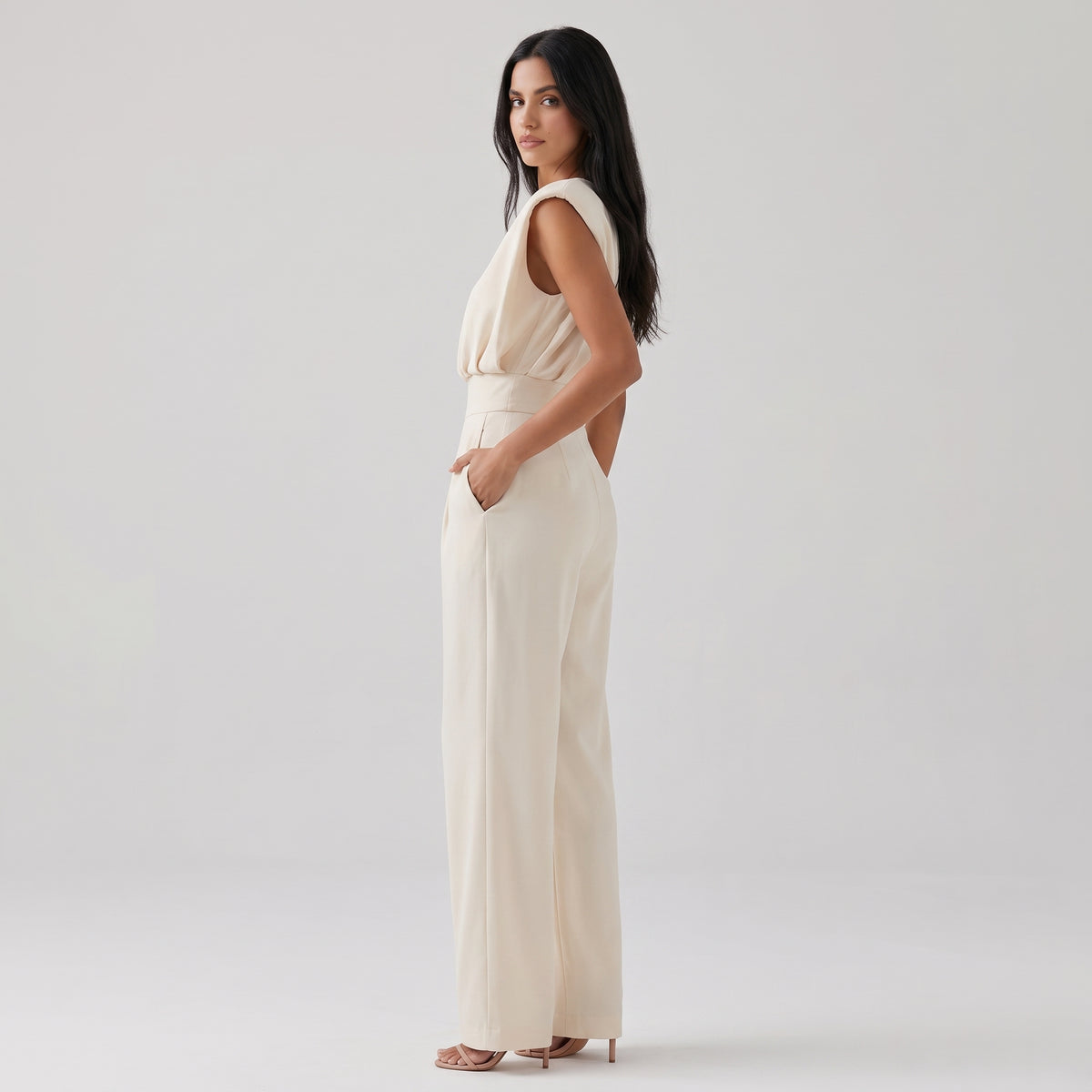ELOWEN | MONO CON CINTURA ELEGANTE