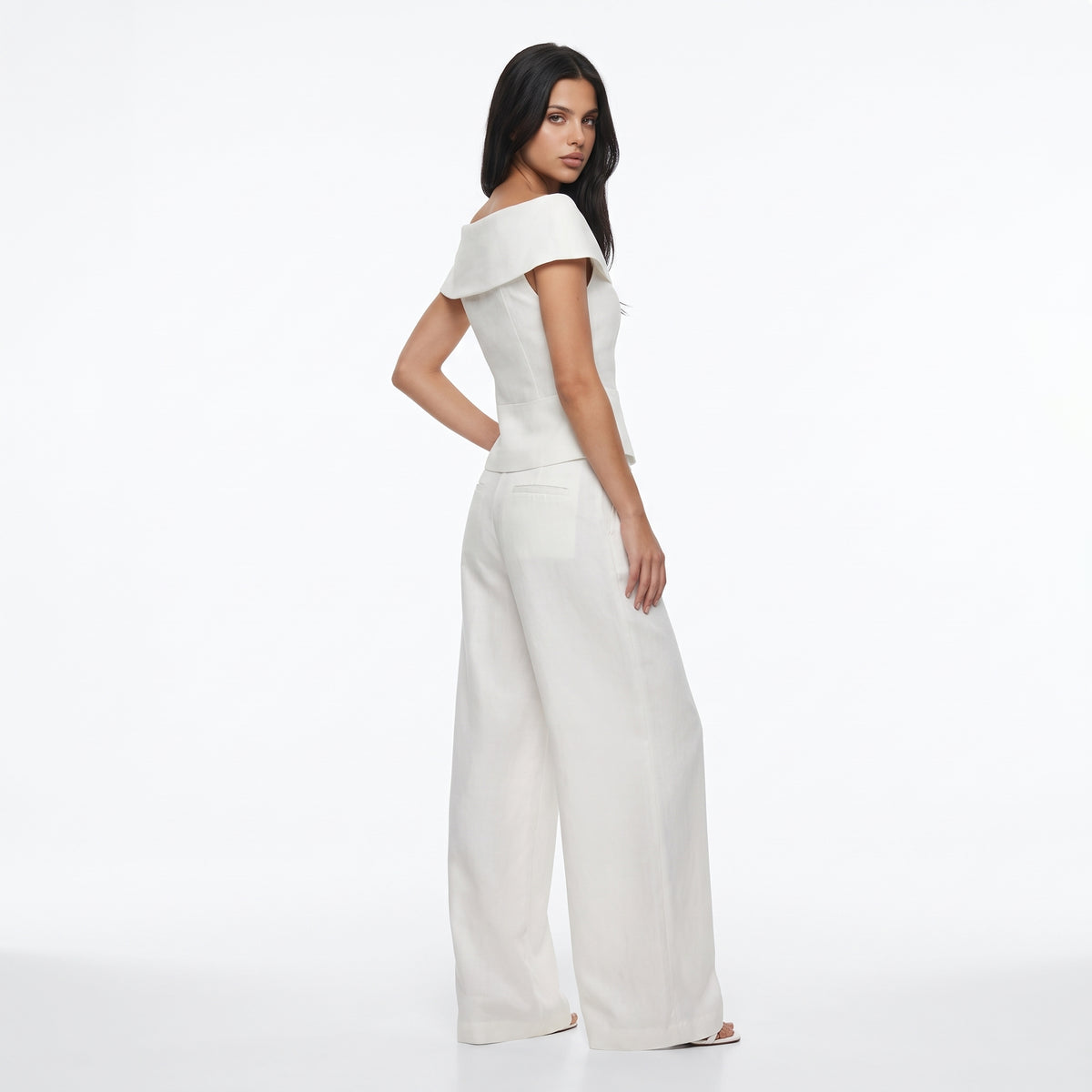 ANAELLE | CONJUNTO TOP ASIMETRICO Y PANTALON PALAZZO