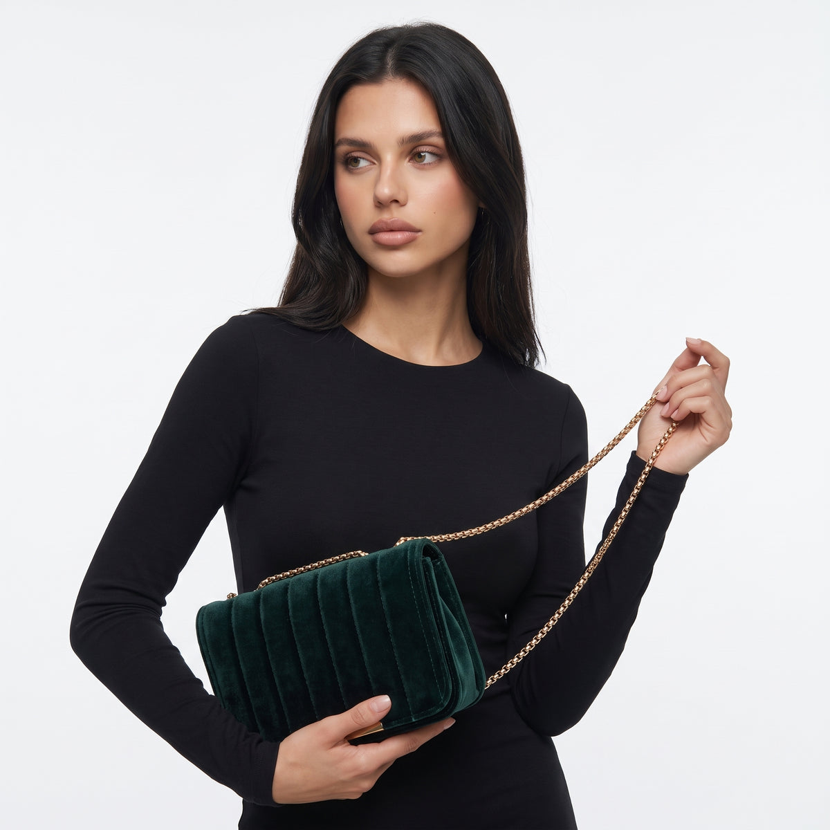VELOURCHAINE | CLUTCH DE TERCIOPELO CON CADENA