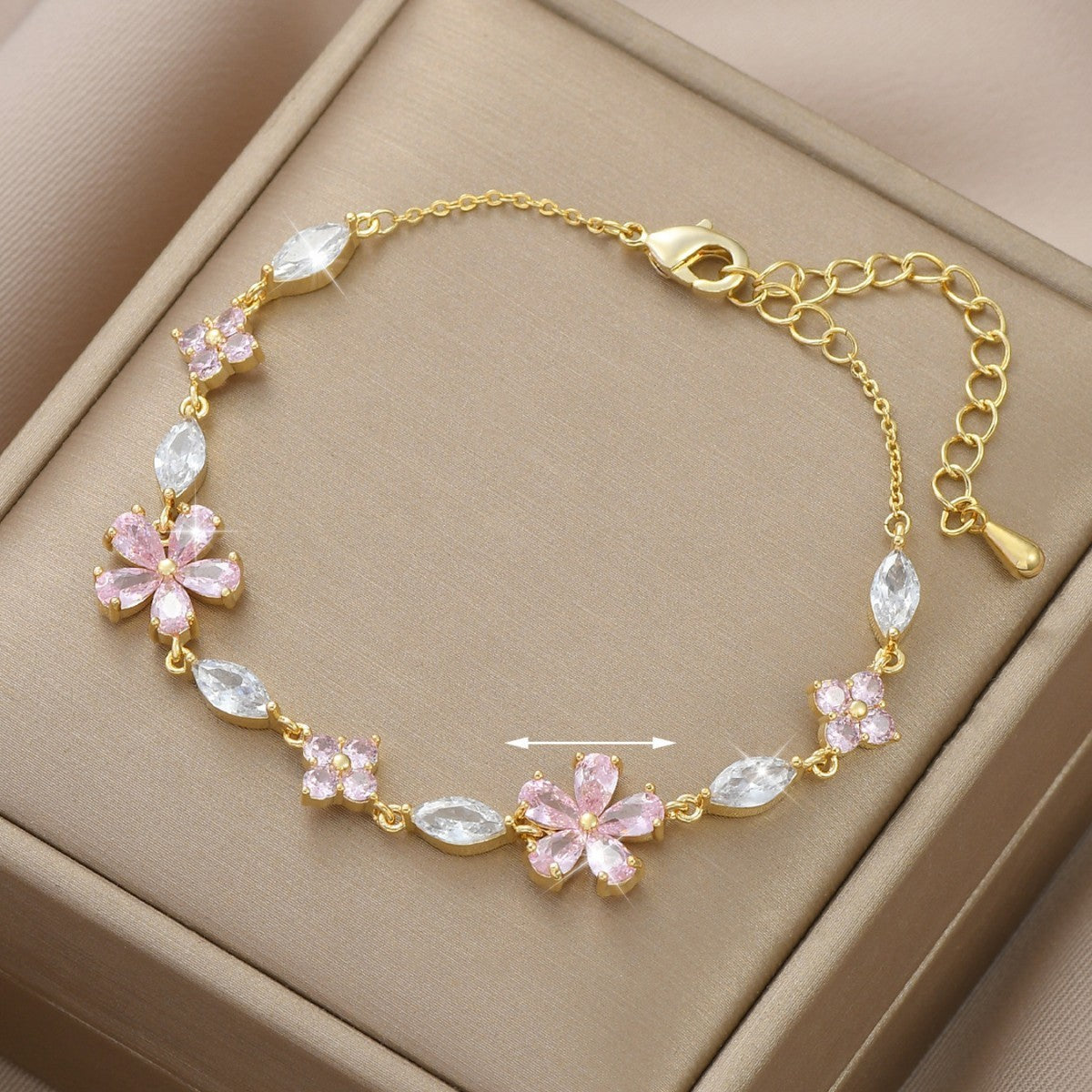 Elegante pulsera con flores