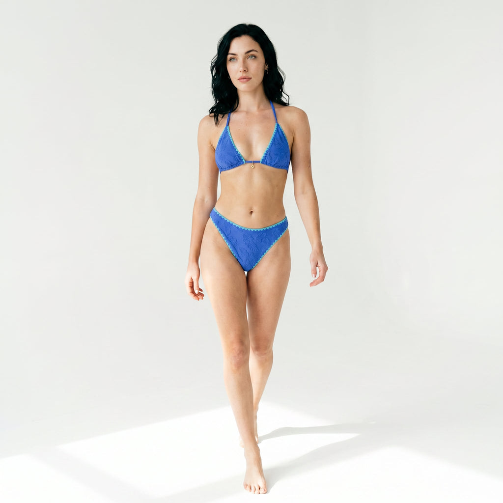 Set Bikini Azul Floral en Contraste