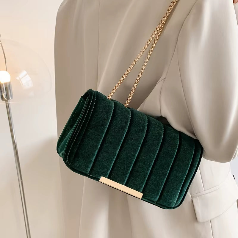 VELOURCHAINE | CLUTCH DE TERCIOPELO CON CADENA