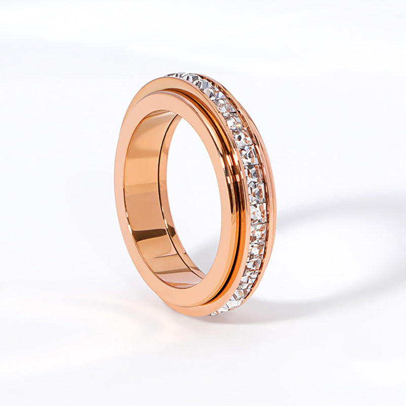 Elegante anillo de cristal