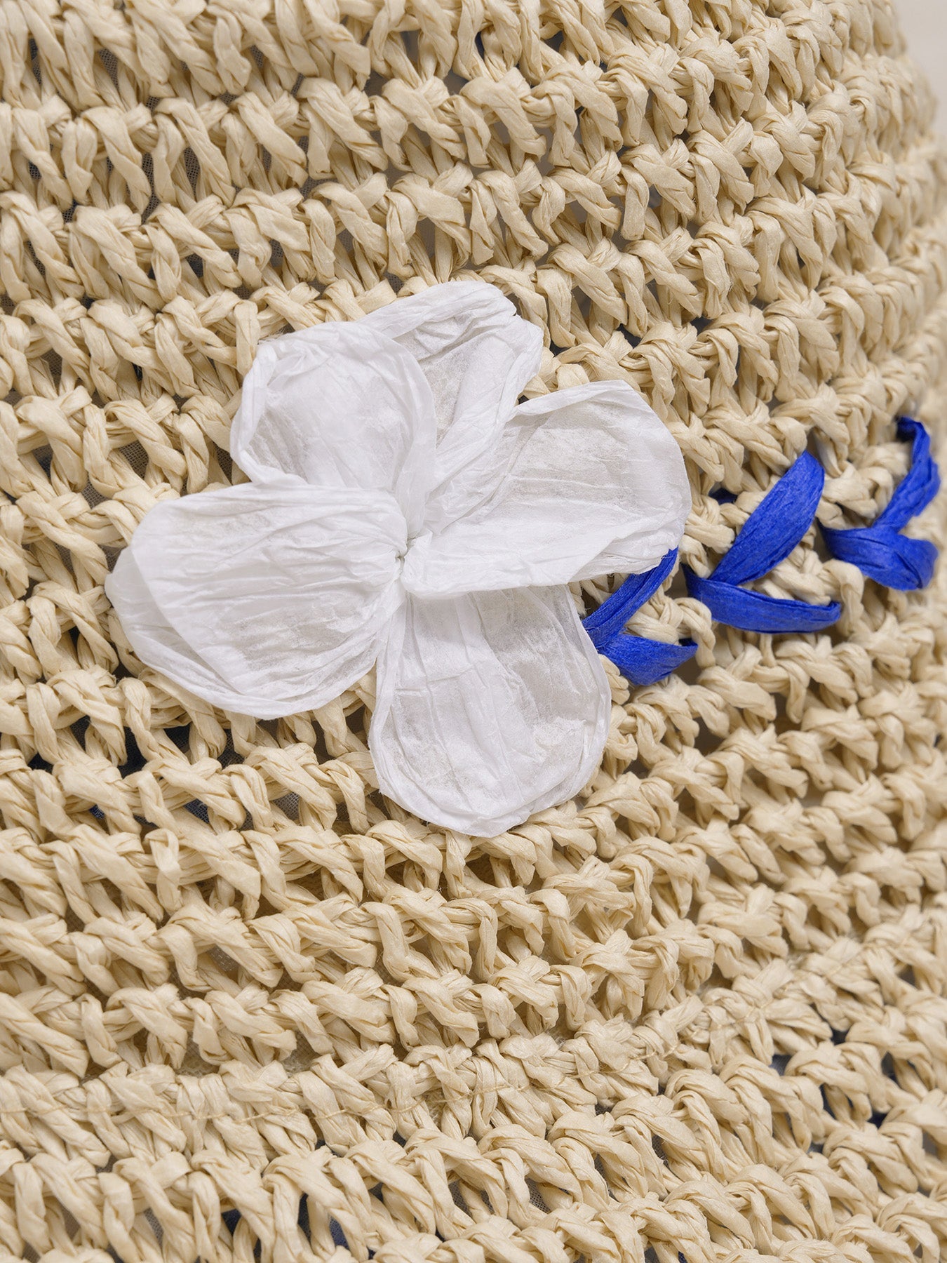 Sombrero de Sol Beige Calado con Bordado