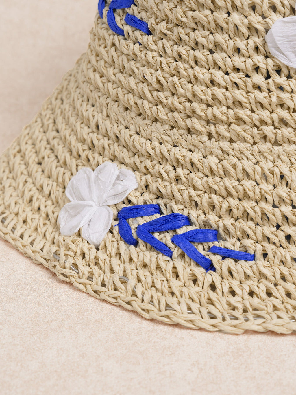 Sombrero de Sol Beige Calado con Bordado