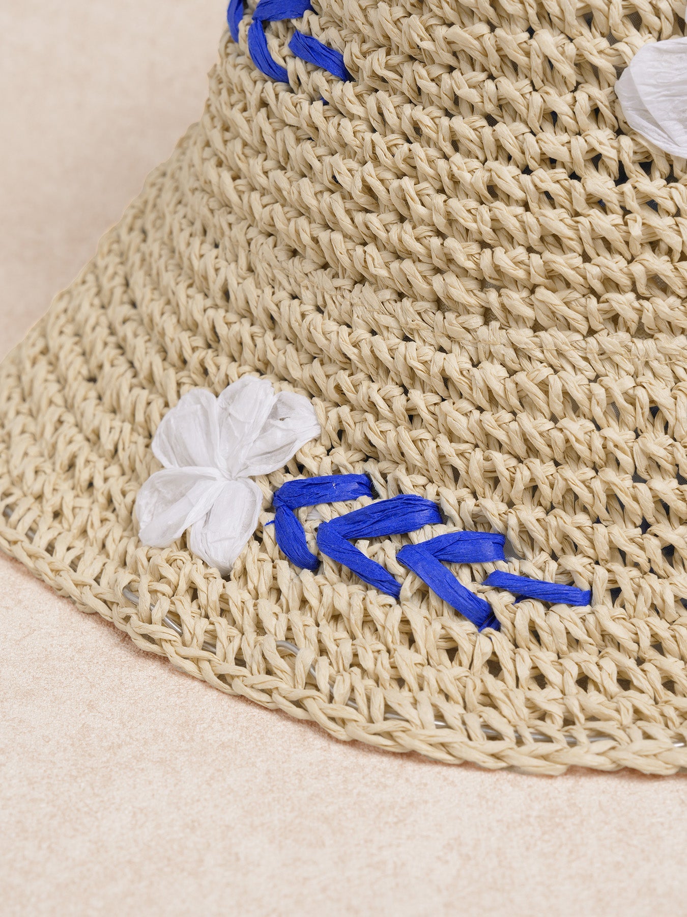Sombrero de Sol Beige Calado con Bordado