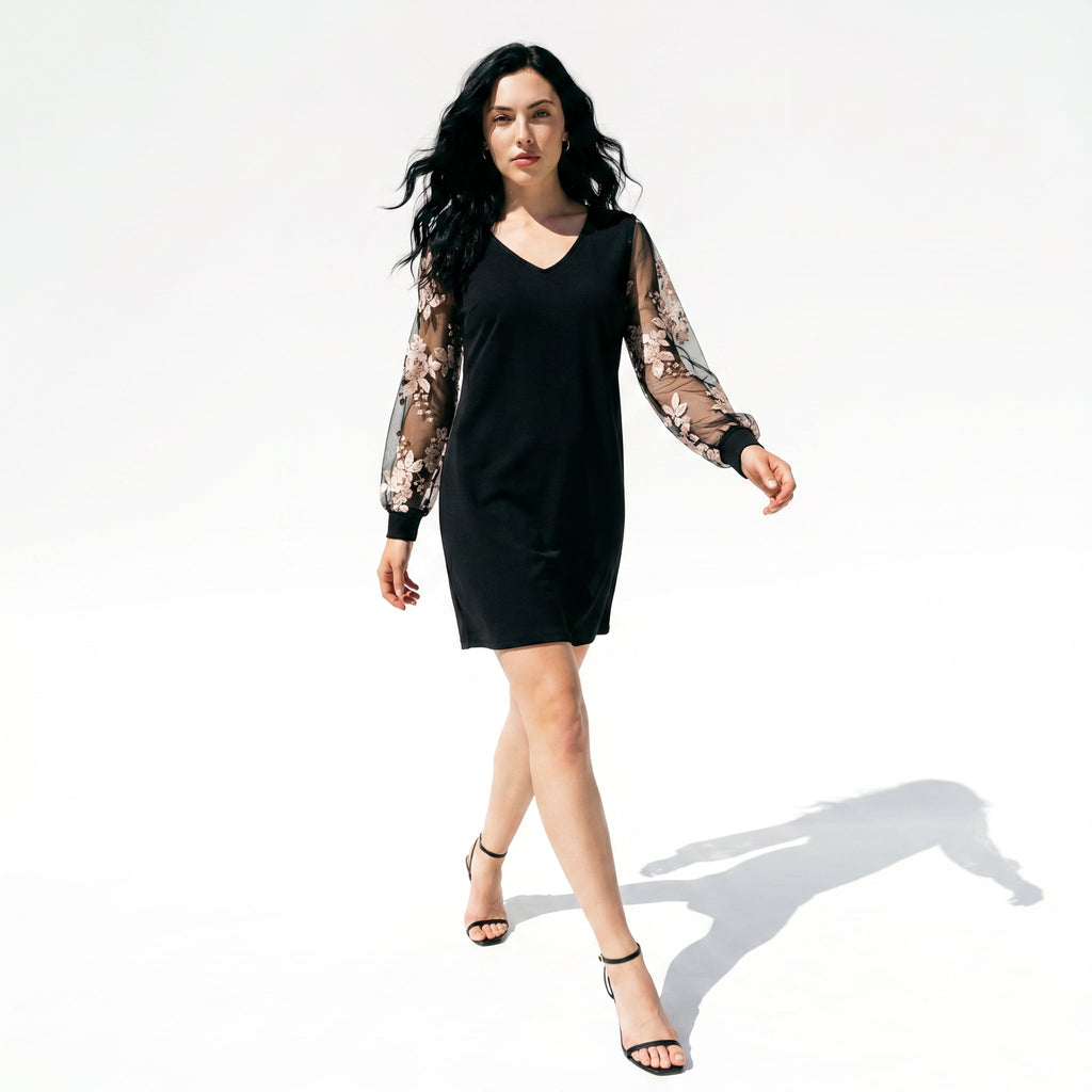 Vestido con mangas de encaje